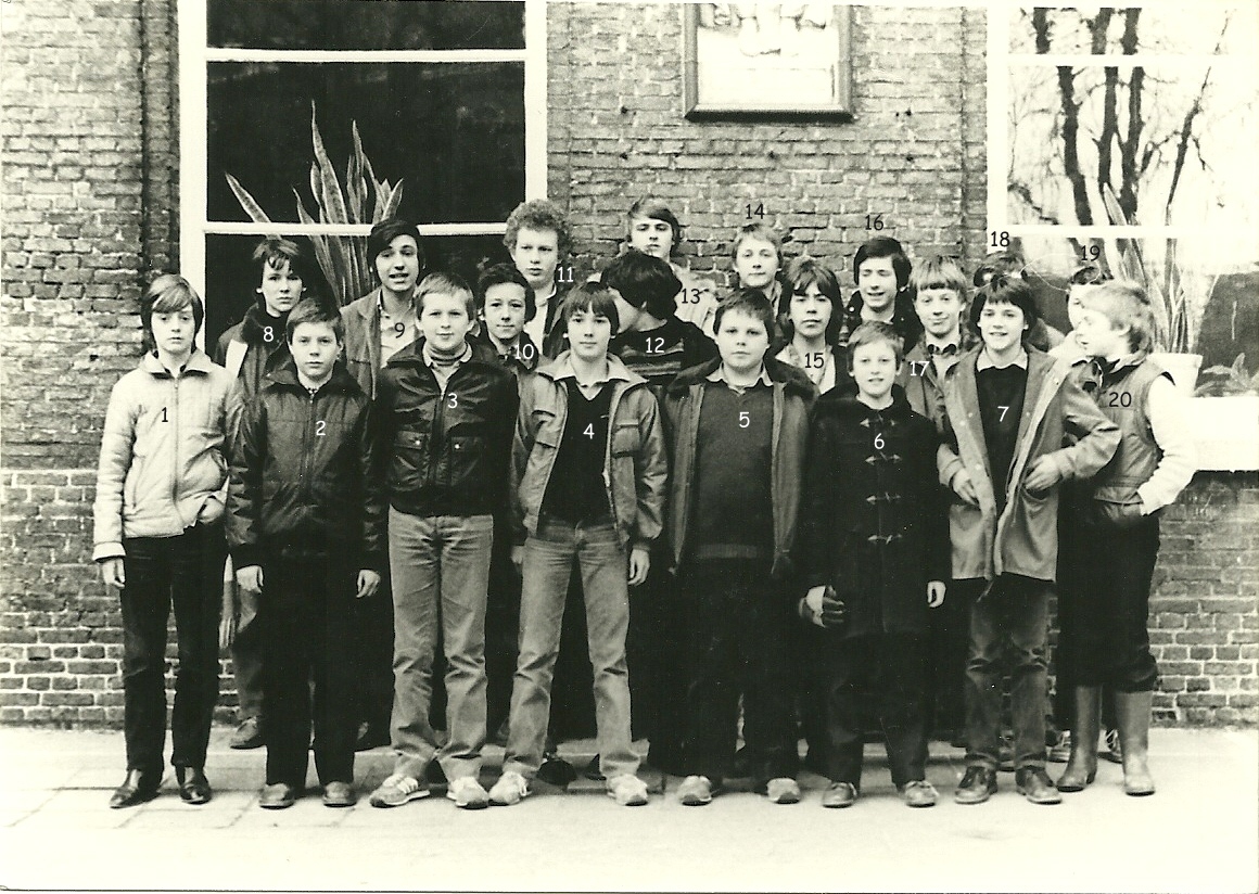 1981-82hum3